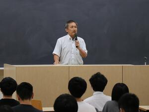 事前説明会の様子（大村学長からの激励）